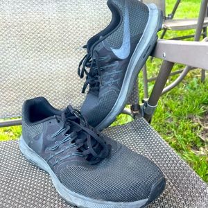 Men’s Nike Tennis Shoes